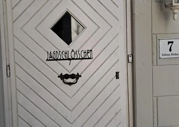 Schloss Rimburg - Jagdschloesschen Am Schlossweiher 7 * Ubach-Palenberg