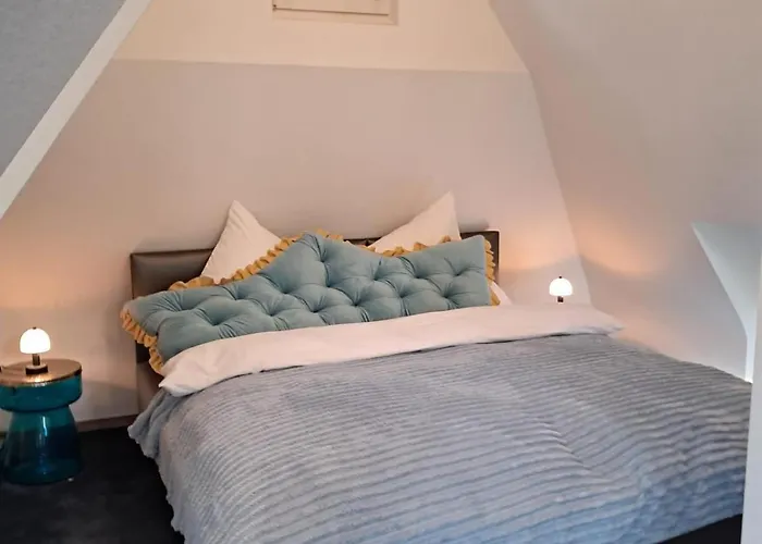 Schloss Rimburg - Jagdschloesschen Am Schlossweiher 7 * Ubach-Palenberg