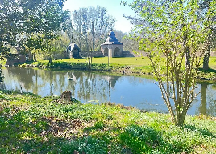 Schloss Rimburg - Jagdschloesschen Am Schlossweiher 7 *